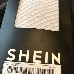 ‫B&W Striped Trim White Fishnet Ankle Socks NWT‬